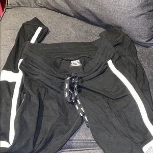 Black and white car yoga pants VS Pink